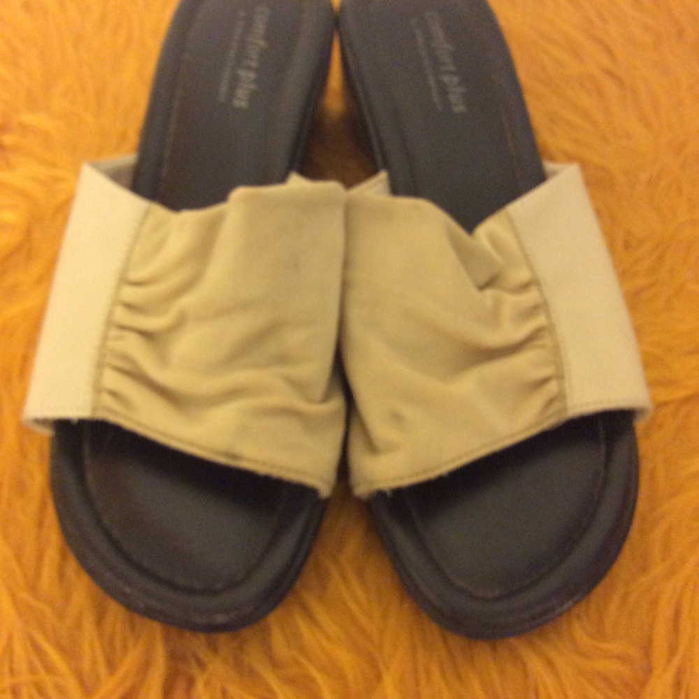 Sandals - Picture 2 of 10